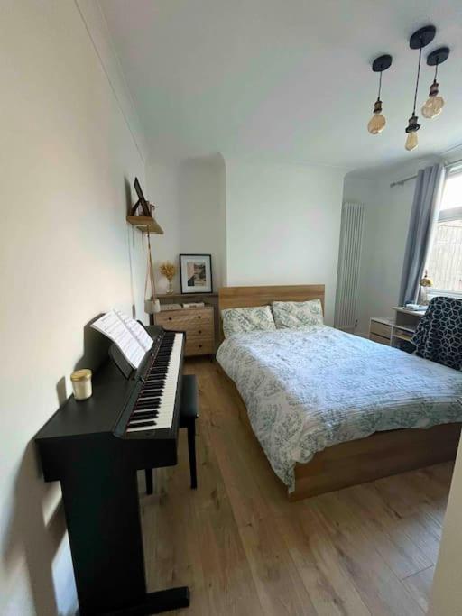 Cosy Flat In Burgess Hill, Sussex Apartment Luaran gambar